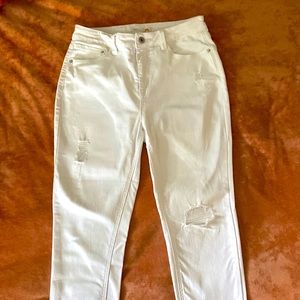 C&C white denim jeans perfect for spring!